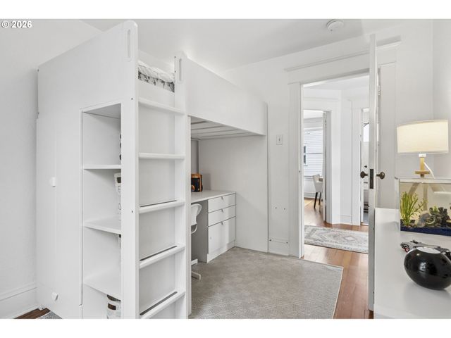3504 Se ALDER St, Portland, OR 97214