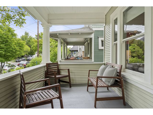 3504 Se ALDER St, Portland, OR 97214