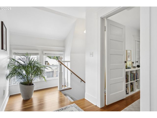3504 Se ALDER St, Portland, OR 97214