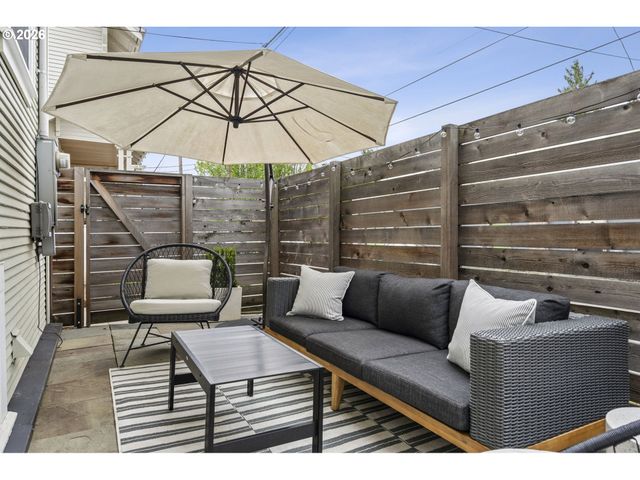 3504 Se ALDER St, Portland, OR 97214