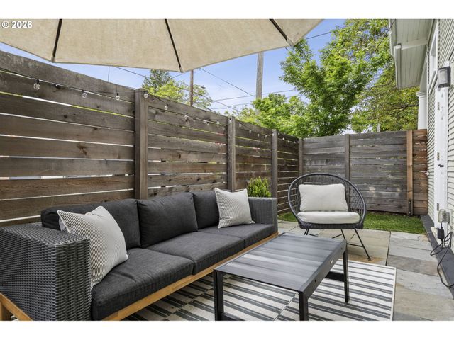 3504 Se ALDER St, Portland, OR 97214