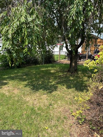 583 COLUMBIA AVE, Sinking Spring, PA 19608