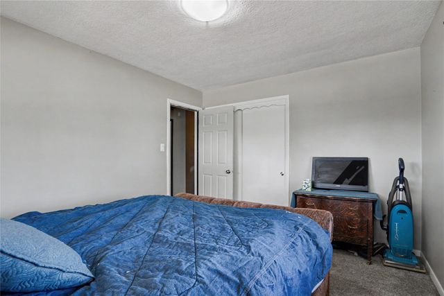 7402 Oak Brook Drive, Urbandale, IA 00000