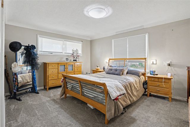 7402 Oak Brook Drive, Urbandale, IA 00000