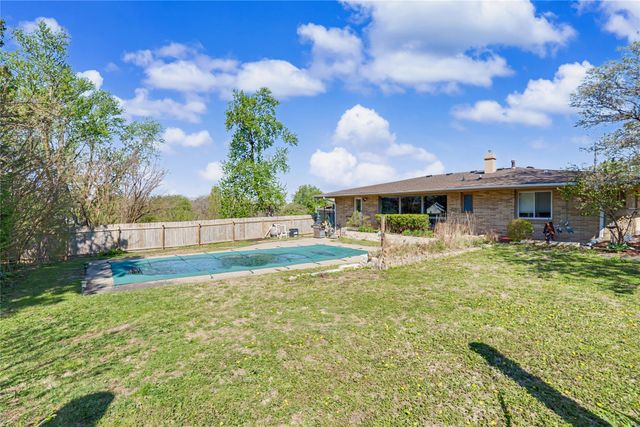 7402 Oak Brook Drive, Urbandale, IA 00000