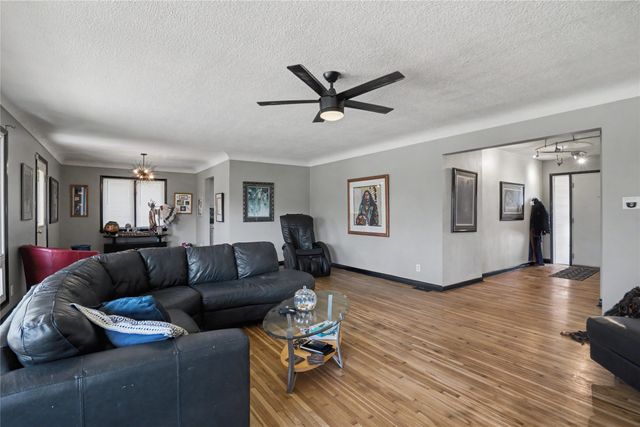 7402 Oak Brook Drive, Urbandale, IA 00000