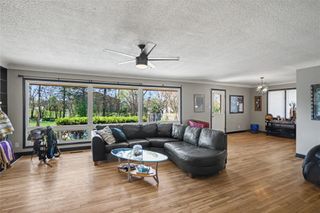 7402 Oak Brook Drive, Urbandale, IA 00000
