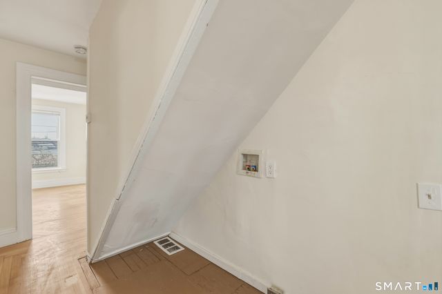 784 Howard Avenue 2nd Floor, Bridgeport, CT 06605