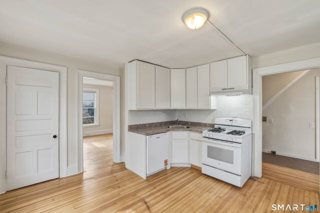 784 Howard Avenue 2nd Floor, Bridgeport, CT 06605
