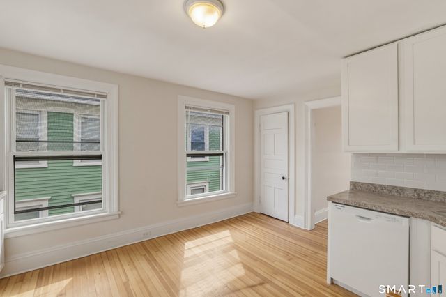 784 Howard Avenue 2nd Floor, Bridgeport, CT 06605