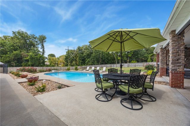 3262 Sagely Lane, Springdale, AR 72764