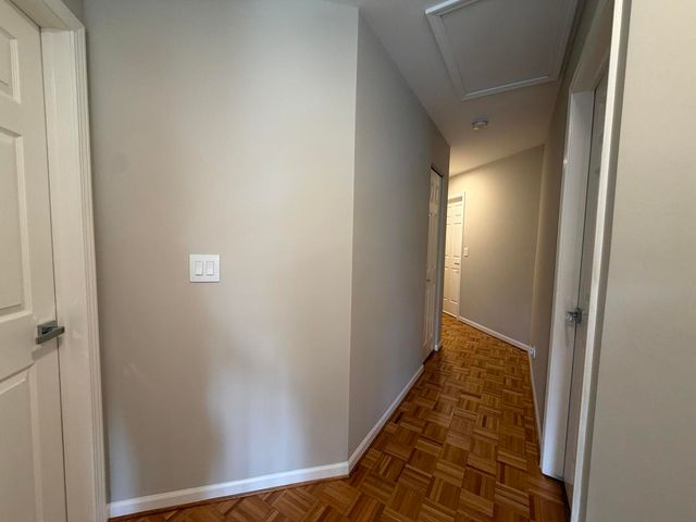 305 Bloomfield Court, Vernon Hills, IL 60061