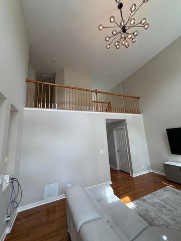 305 Bloomfield Court, Vernon Hills, IL 60061