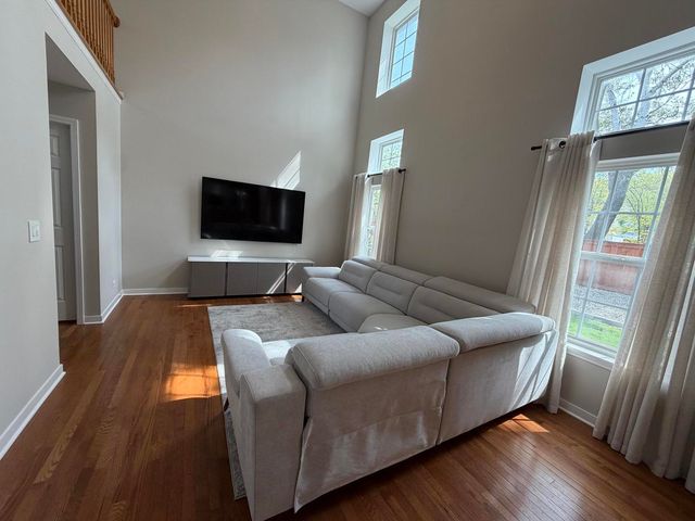 305 Bloomfield Court, Vernon Hills, IL 60061