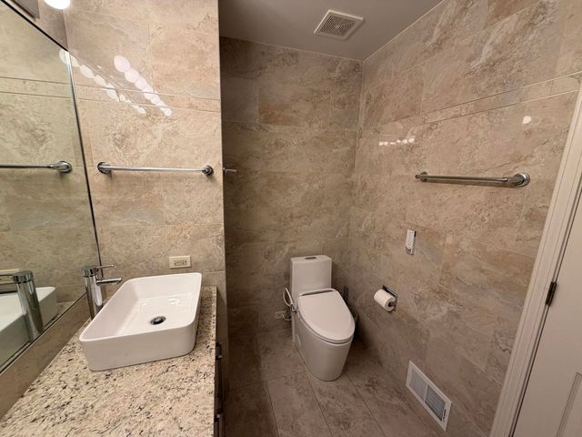 305 Bloomfield Court, Vernon Hills, IL 60061