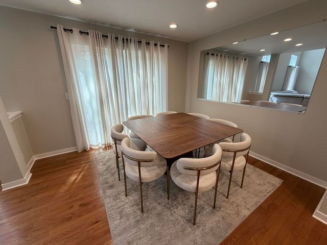 305 Bloomfield Court, Vernon Hills, IL 60061