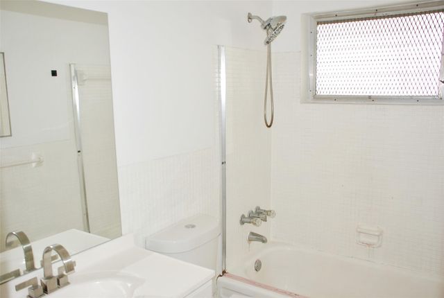 4770 NW 10th Ct 312, Plantation, FL 33313