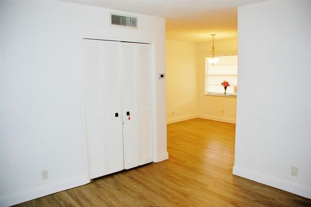 4770 NW 10th Ct 312, Plantation, FL 33313