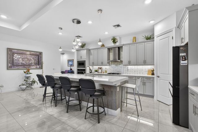 5492 St Armands Way, Westlake, FL 33470