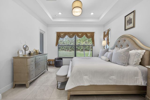 5492 St Armands Way, Westlake, FL 33470