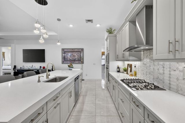 5492 St Armands Way, Westlake, FL 33470