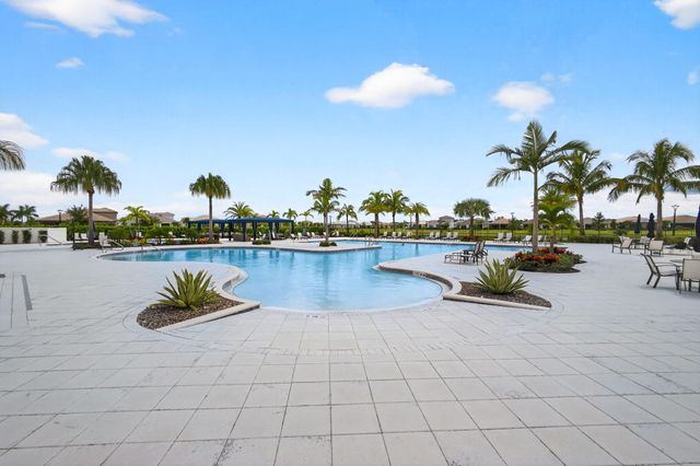 5492 St Armands Way, Westlake, FL 33470