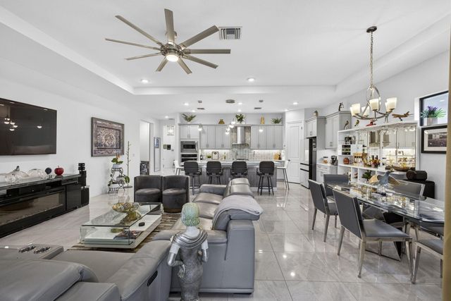 5492 St Armands Way, Westlake, FL 33470