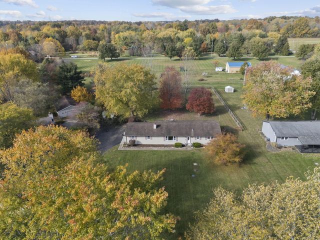10348 York Road SW, Etna, OH 43105