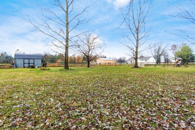 10348 York Road SW, Etna, OH 43105