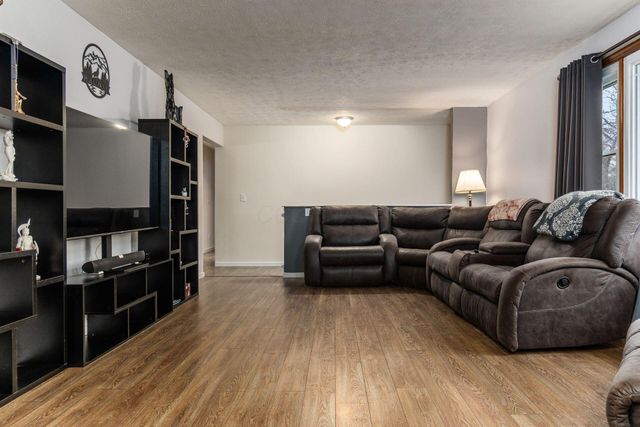 10348 York Road SW, Etna, OH 43105