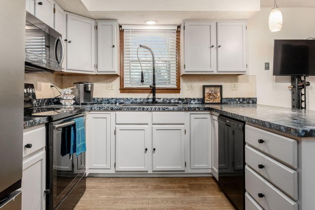 10348 York Road SW, Etna, OH 43105