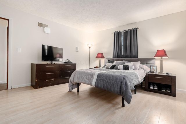 10348 York Road SW, Etna, OH 43105