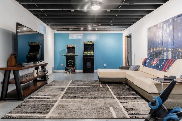 10348 York Road SW, Etna, OH 43105