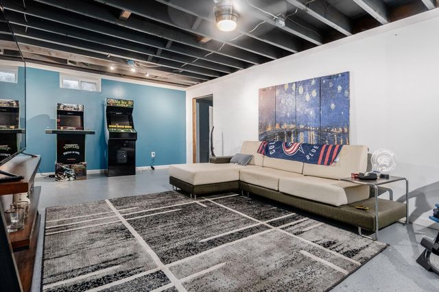 10348 York Road SW, Etna, OH 43105