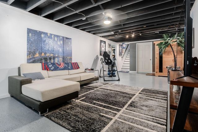 10348 York Road SW, Etna, OH 43105