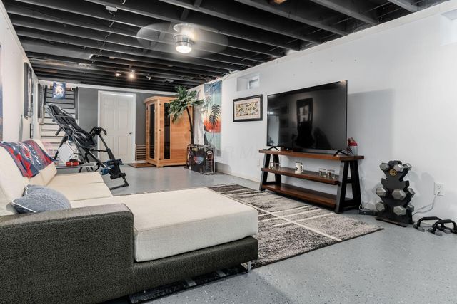 10348 York Road SW, Etna, OH 43105