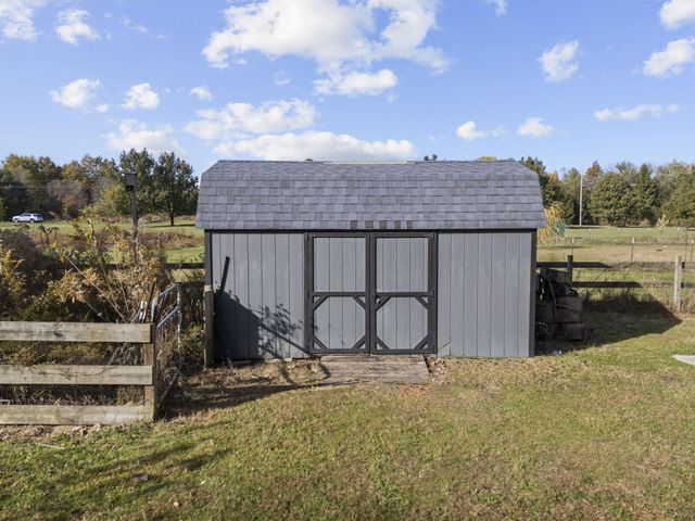 10348 York Road SW, Etna, OH 43105