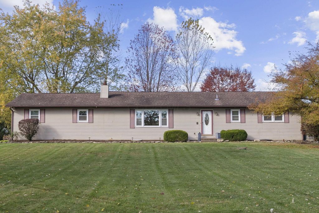 10348 York Road SW, Etna, OH 43105