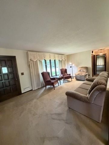 8633 Greenway Avenue S, Cottage Grove, MN 55016