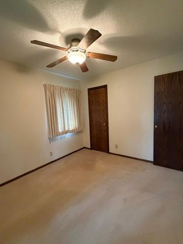 8633 Greenway Avenue S, Cottage Grove, MN 55016