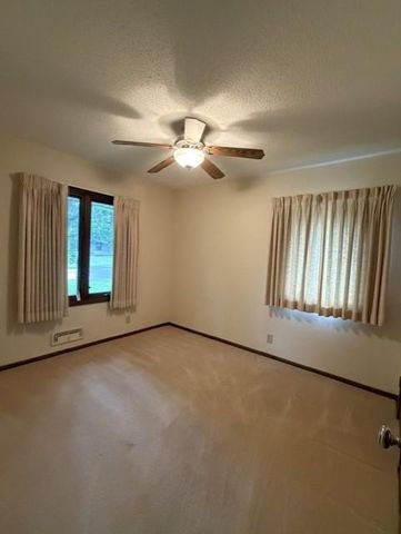 8633 Greenway Avenue S, Cottage Grove, MN 55016
