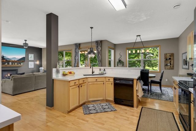 848 Newberry Lane, Chaska, MN 55318
