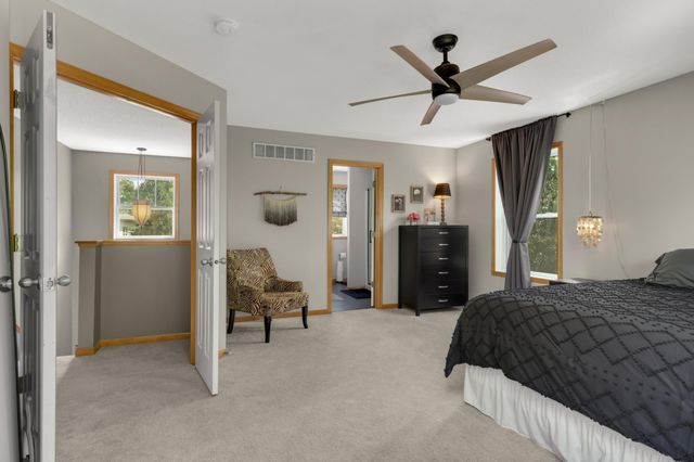 848 Newberry Lane, Chaska, MN 55318