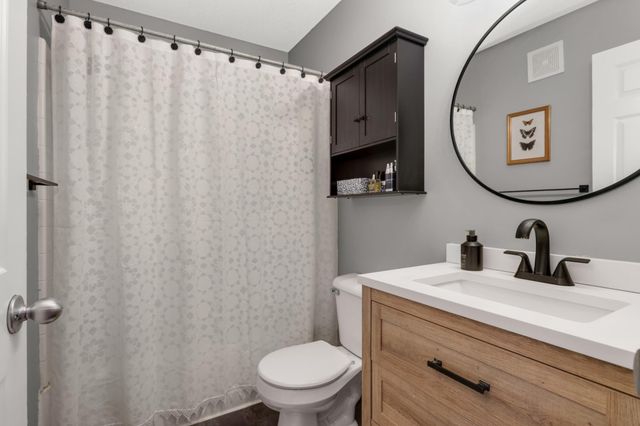 848 Newberry Lane, Chaska, MN 55318