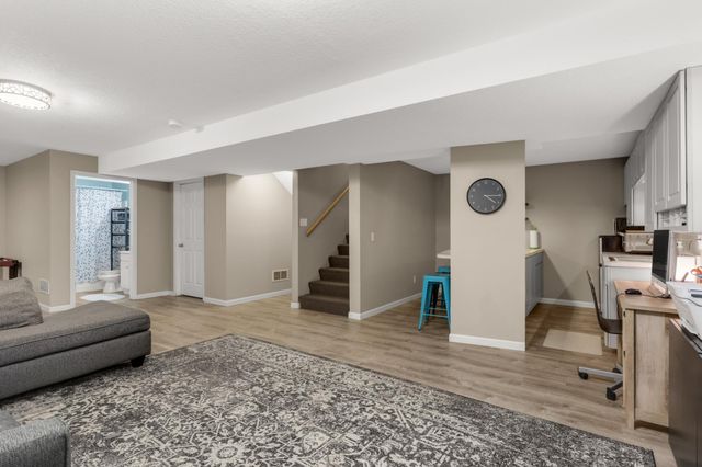 848 Newberry Lane, Chaska, MN 55318