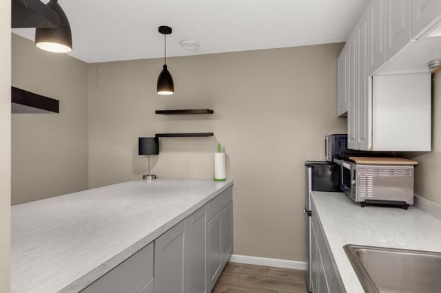 848 Newberry Lane, Chaska, MN 55318