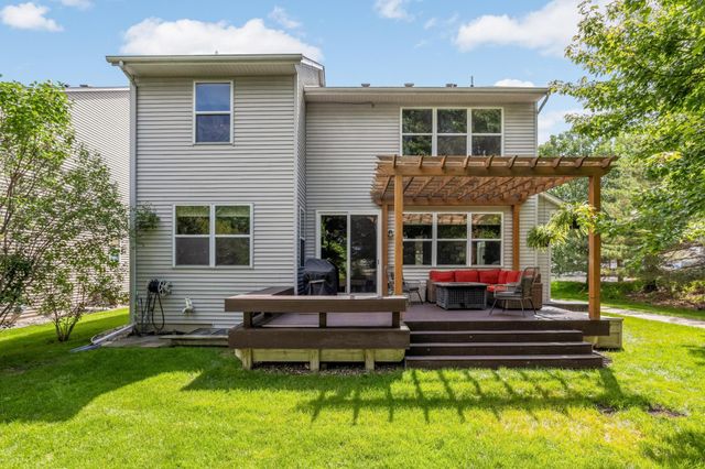 848 Newberry Lane, Chaska, MN 55318