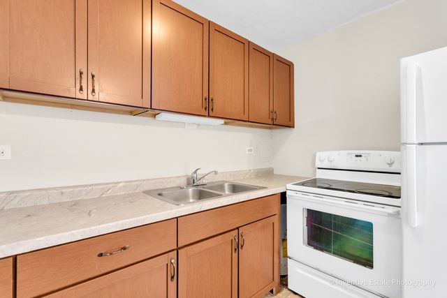 2506 Algonquin Road 18, Rolling Meadows, IL 60008