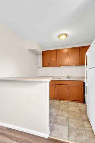 2506 Algonquin Road 18, Rolling Meadows, IL 60008