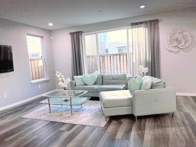 209 Brush Creek Dr, Brentwood, CA 94513